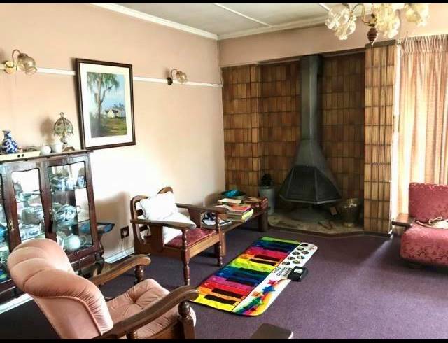 4 BEDROOM HOUSE FOR SALE IN VANDERBIJLPARK CW 5